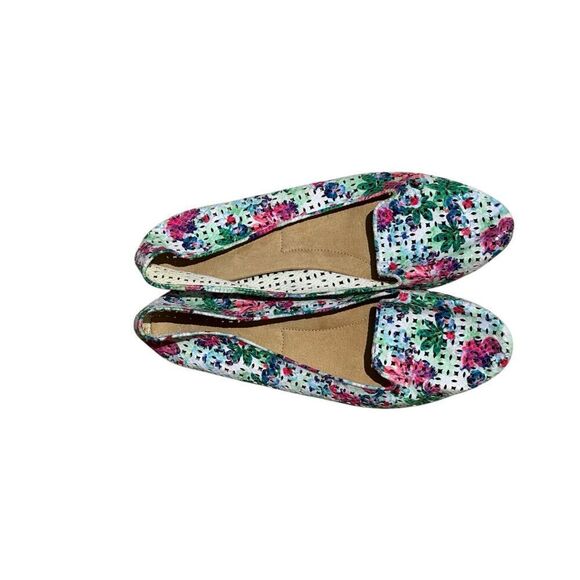 A2 by Aerosoles White, Green, Pink Parchment Pierced Pattern Multicolor Comfort - Picture 1 of 7